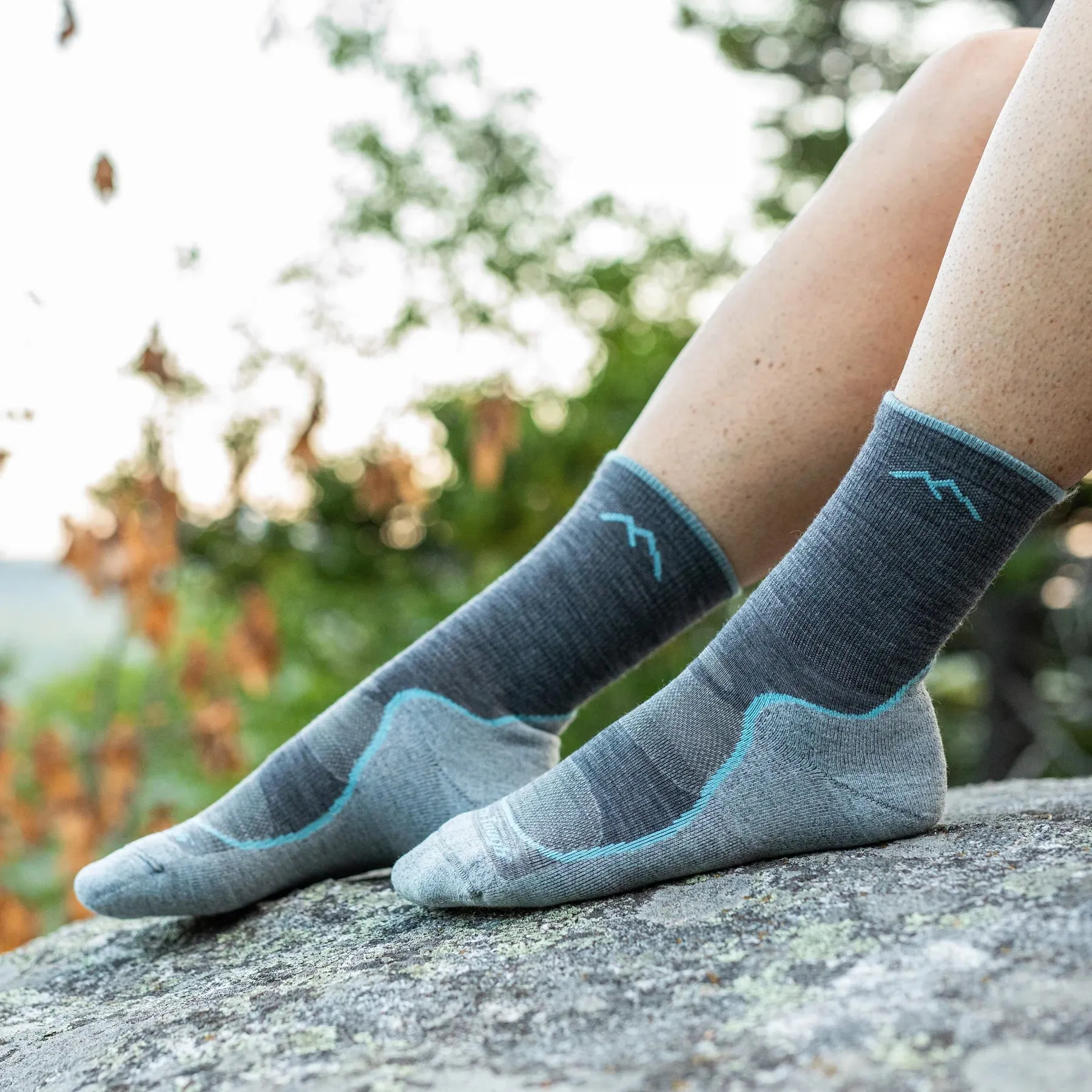 Darn Tough Women's Light Hiker Micro Crew Lightweight Hiking Sock 1967